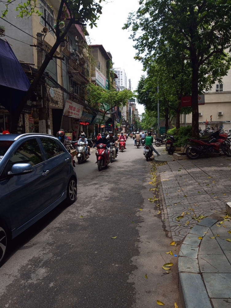Cho thuê nhà mặt phố Nguyễn Huy Tưởng 3 tầng